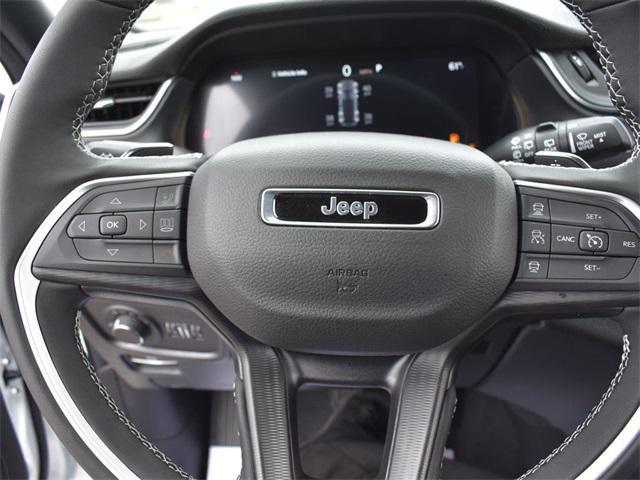 new 2025 Jeep Grand Cherokee car, priced at $39,075