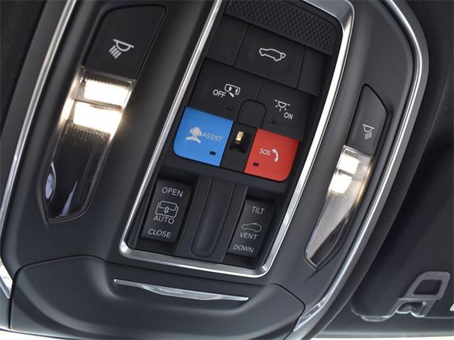 new 2025 Jeep Grand Cherokee car, priced at $39,075