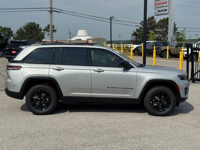new 2025 Jeep Grand Cherokee car, priced at $36,900