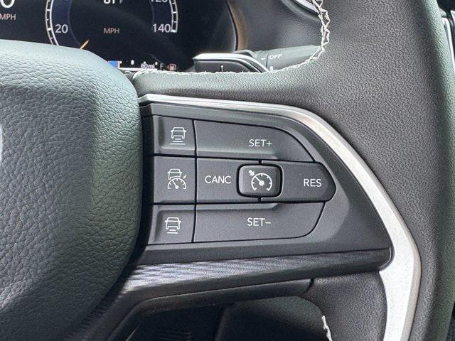 new 2025 Jeep Grand Cherokee car, priced at $36,900
