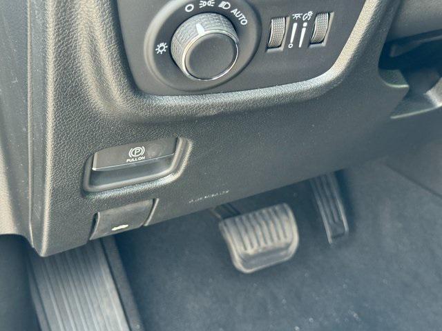 new 2025 Jeep Grand Cherokee car, priced at $36,900