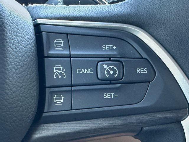 new 2025 Jeep Grand Cherokee car, priced at $45,652