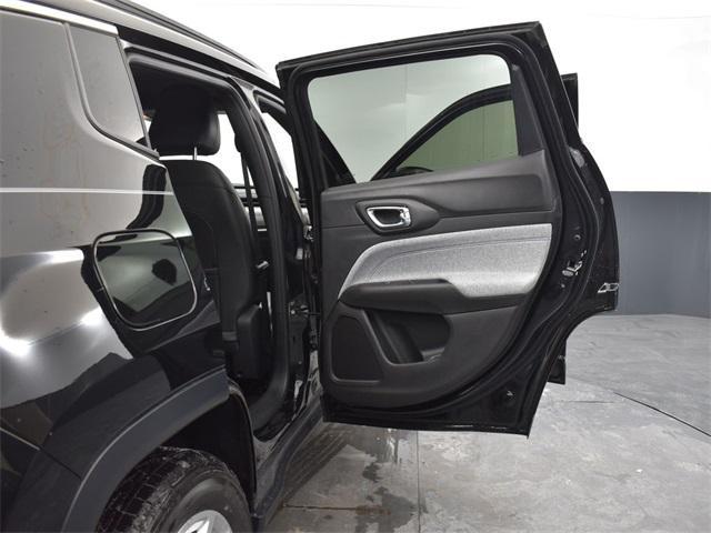 new 2025 Jeep Compass car, priced at $27,535