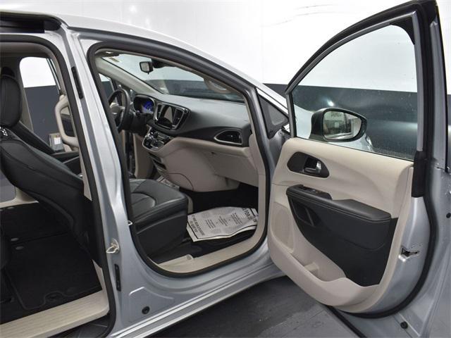 used 2023 Chrysler Pacifica car, priced at $23,900