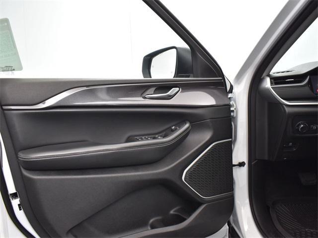 used 2022 Jeep Grand Cherokee car, priced at $33,000