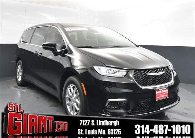 new 2026 Chrysler Pacifica car, priced at $35,490