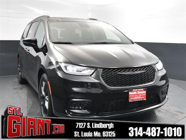 new 2025 Chrysler Pacifica car, priced at $44,911