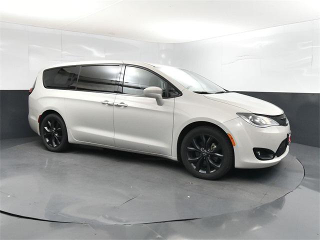 used 2020 Chrysler Pacifica car, priced at $16,400