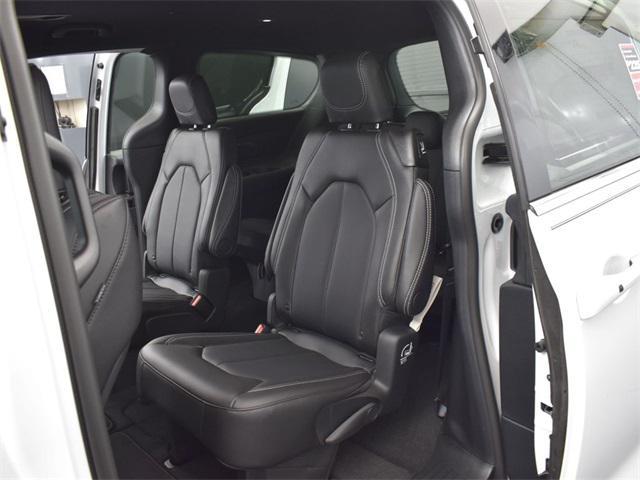 new 2025 Chrysler Pacifica car, priced at $38,532