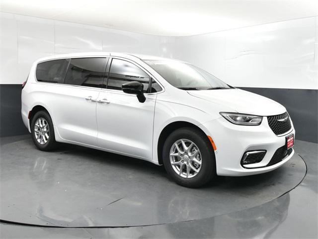 new 2025 Chrysler Pacifica car, priced at $38,532