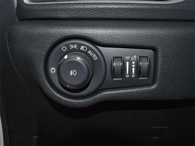 new 2025 Chrysler Pacifica car, priced at $38,532