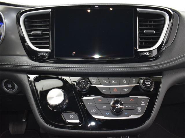 new 2025 Chrysler Pacifica car, priced at $38,532