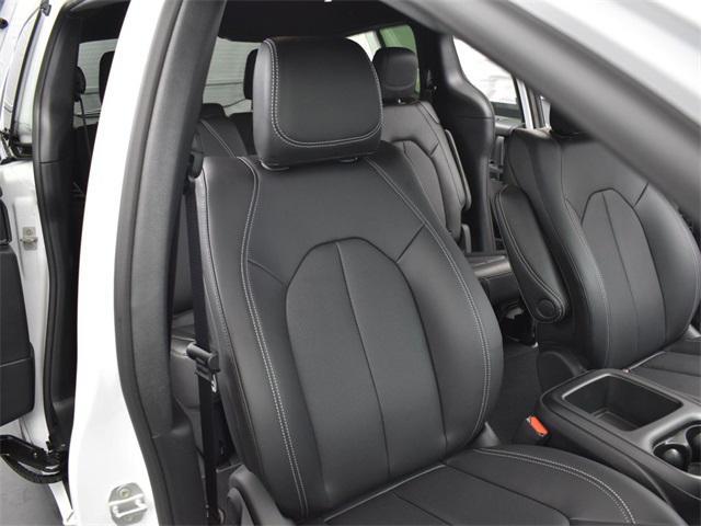 new 2025 Chrysler Pacifica car, priced at $38,532