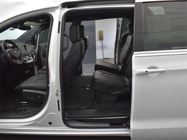 new 2025 Chrysler Pacifica car, priced at $38,532