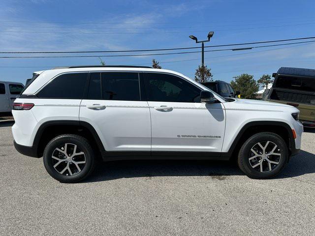 new 2025 Jeep Grand Cherokee car, priced at $45,721