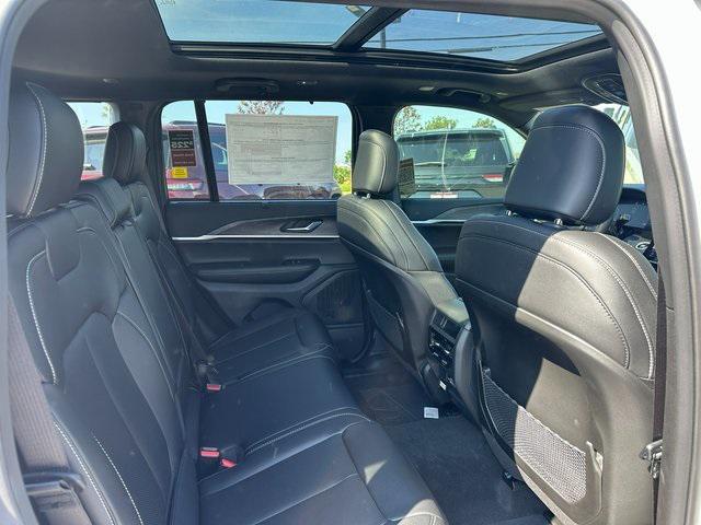 new 2025 Jeep Grand Cherokee car, priced at $45,721