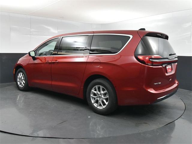 new 2025 Chrysler Pacifica car, priced at $38,920