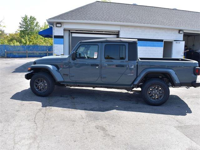 new 2025 Jeep Gladiator car, priced at $40,455