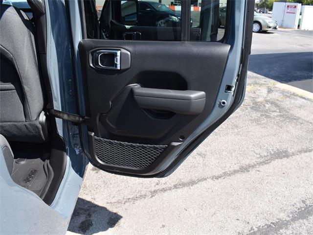 new 2025 Jeep Gladiator car, priced at $40,455