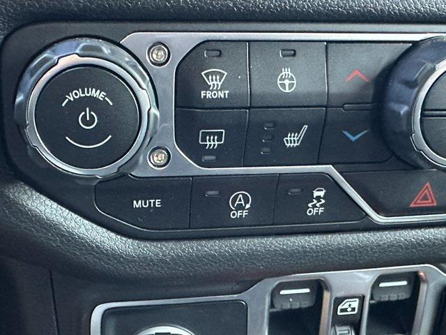 new 2025 Jeep Wrangler car, priced at $42,594