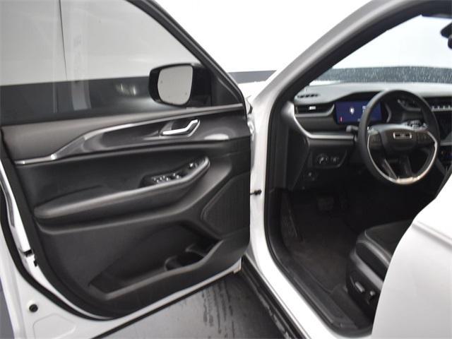 used 2023 Jeep Grand Cherokee car, priced at $32,000