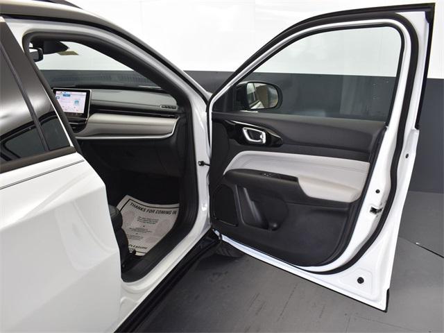 new 2025 Jeep Compass car, priced at $31,823