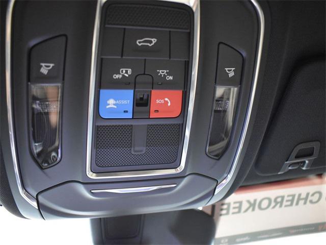 new 2025 Jeep Grand Cherokee L car, priced at $39,895