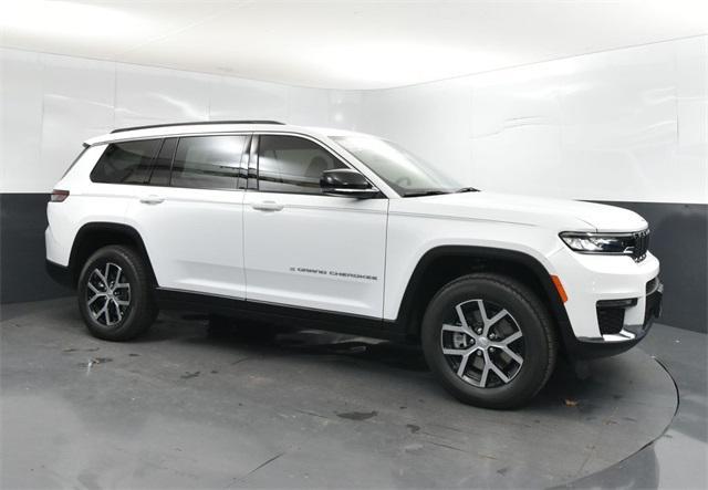new 2025 Jeep Grand Cherokee L car, priced at $39,895