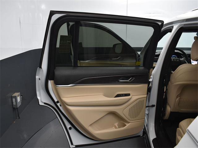new 2025 Jeep Grand Cherokee L car, priced at $39,895