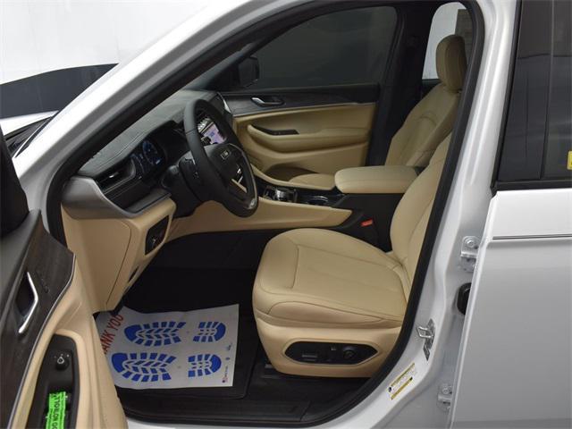 new 2025 Jeep Grand Cherokee L car, priced at $39,895