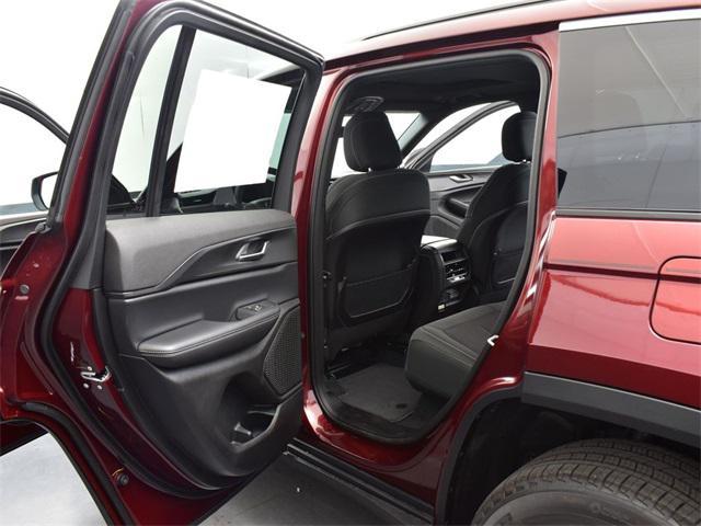 new 2025 Jeep Grand Cherokee car, priced at $37,267