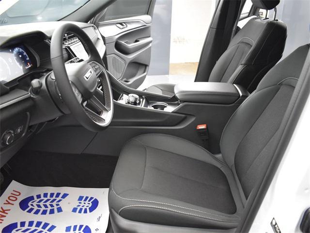 new 2025 Jeep Grand Cherokee car, priced at $35,250