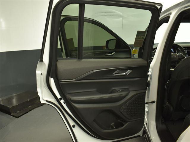 new 2025 Jeep Grand Cherokee car, priced at $35,250