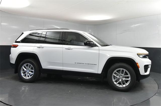 new 2025 Jeep Grand Cherokee car, priced at $35,250