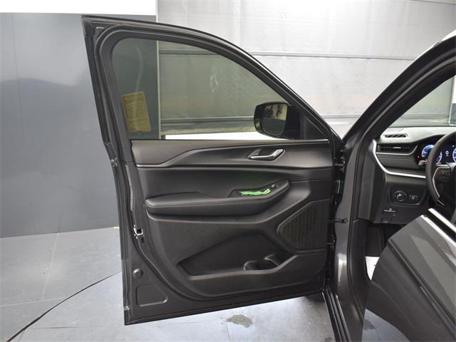 new 2025 Jeep Grand Cherokee car, priced at $36,405