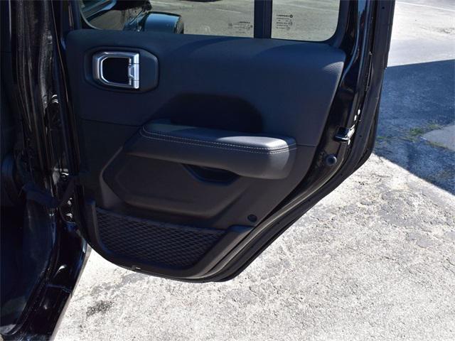used 2023 Jeep Gladiator car, priced at $28,000