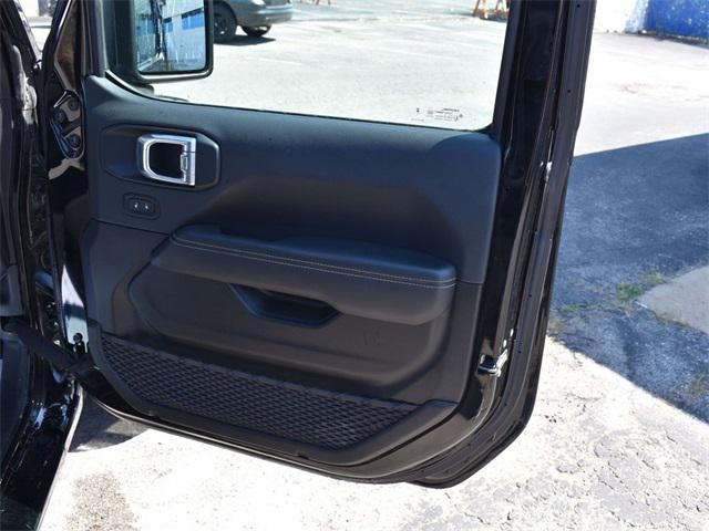 used 2023 Jeep Gladiator car, priced at $28,000