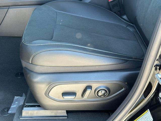 new 2025 Jeep Grand Cherokee L car, priced at $42,217