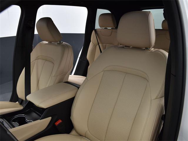 new 2025 Jeep Grand Cherokee car, priced at $43,010