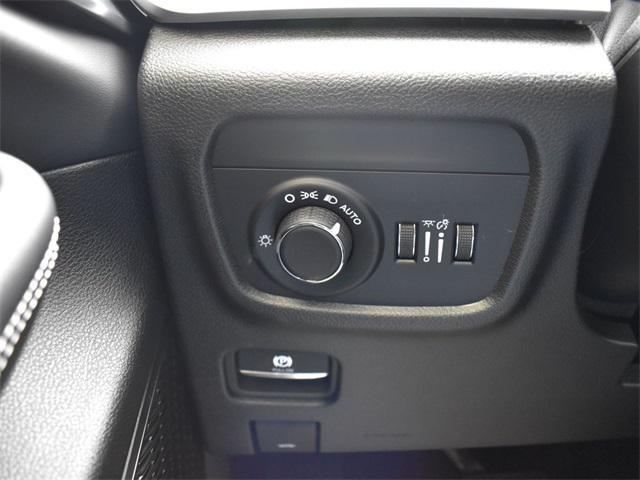 new 2025 Jeep Grand Cherokee car, priced at $35,970
