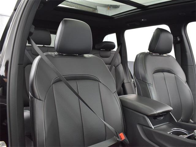 new 2025 Jeep Grand Cherokee car, priced at $43,741