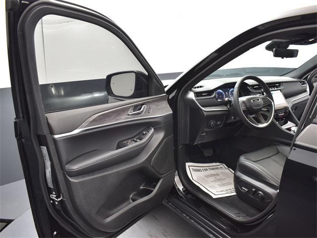 new 2025 Jeep Grand Cherokee car, priced at $43,741