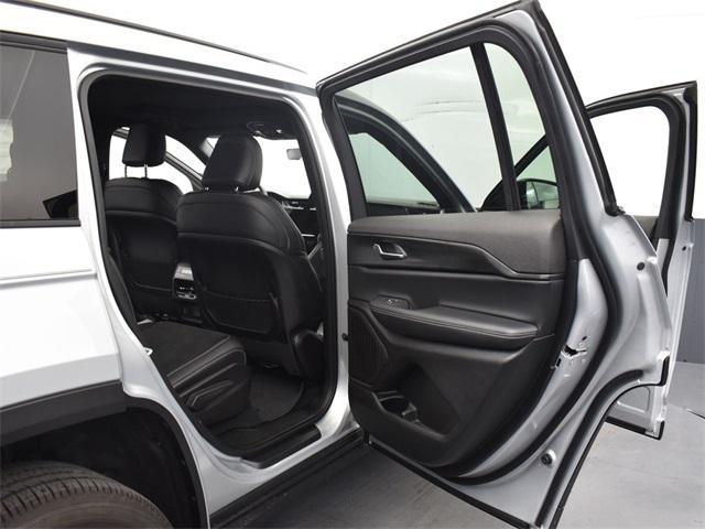 new 2025 Jeep Grand Cherokee L car, priced at $42,217