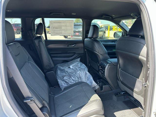 new 2025 Jeep Grand Cherokee L car, priced at $40,077