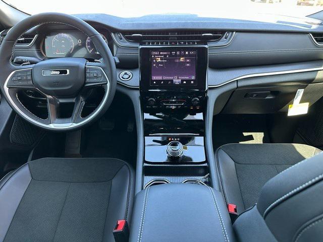 new 2025 Jeep Grand Cherokee L car, priced at $40,077