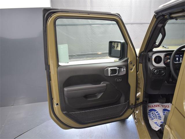 new 2025 Jeep Gladiator car, priced at $40,455