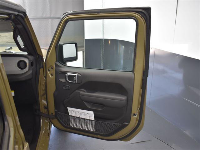 new 2025 Jeep Gladiator car, priced at $40,455