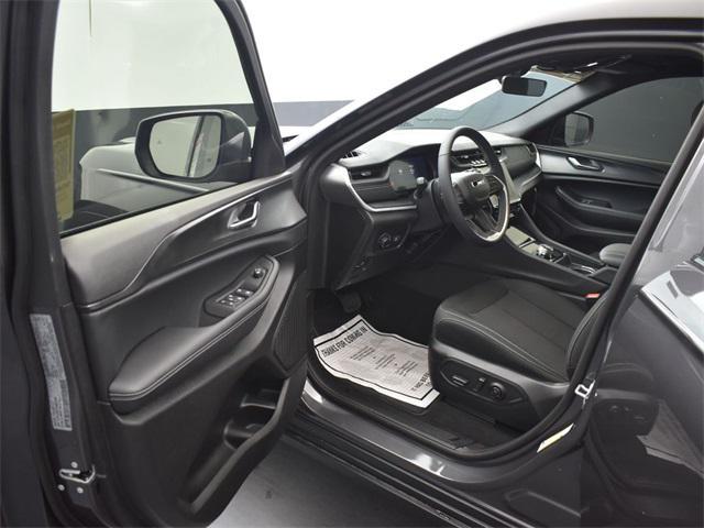 new 2025 Jeep Grand Cherokee L car, priced at $38,429