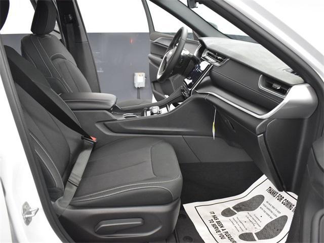 new 2025 Jeep Grand Cherokee car, priced at $39,325