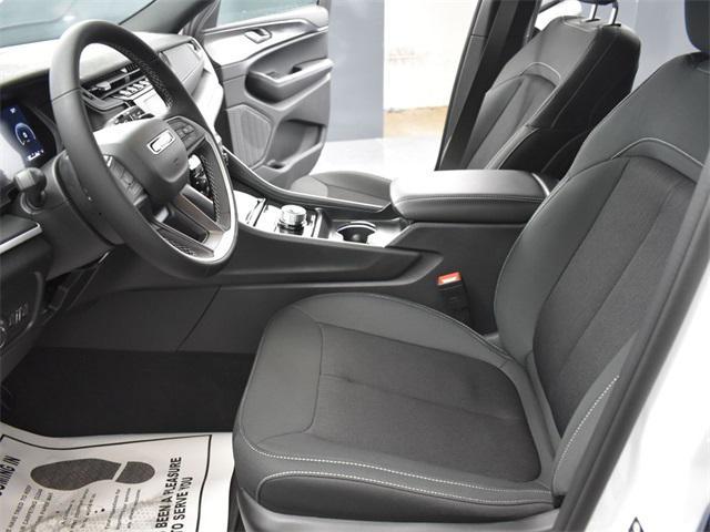 new 2025 Jeep Grand Cherokee car, priced at $39,325